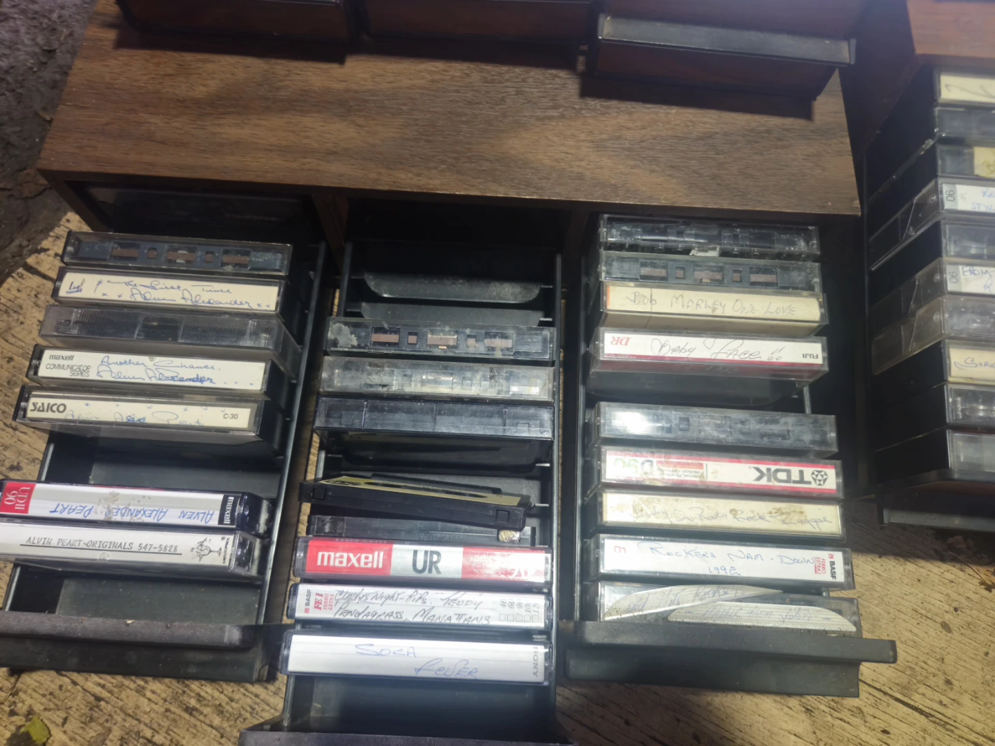 Assorted Cassette Tapes 100+ - photo 5