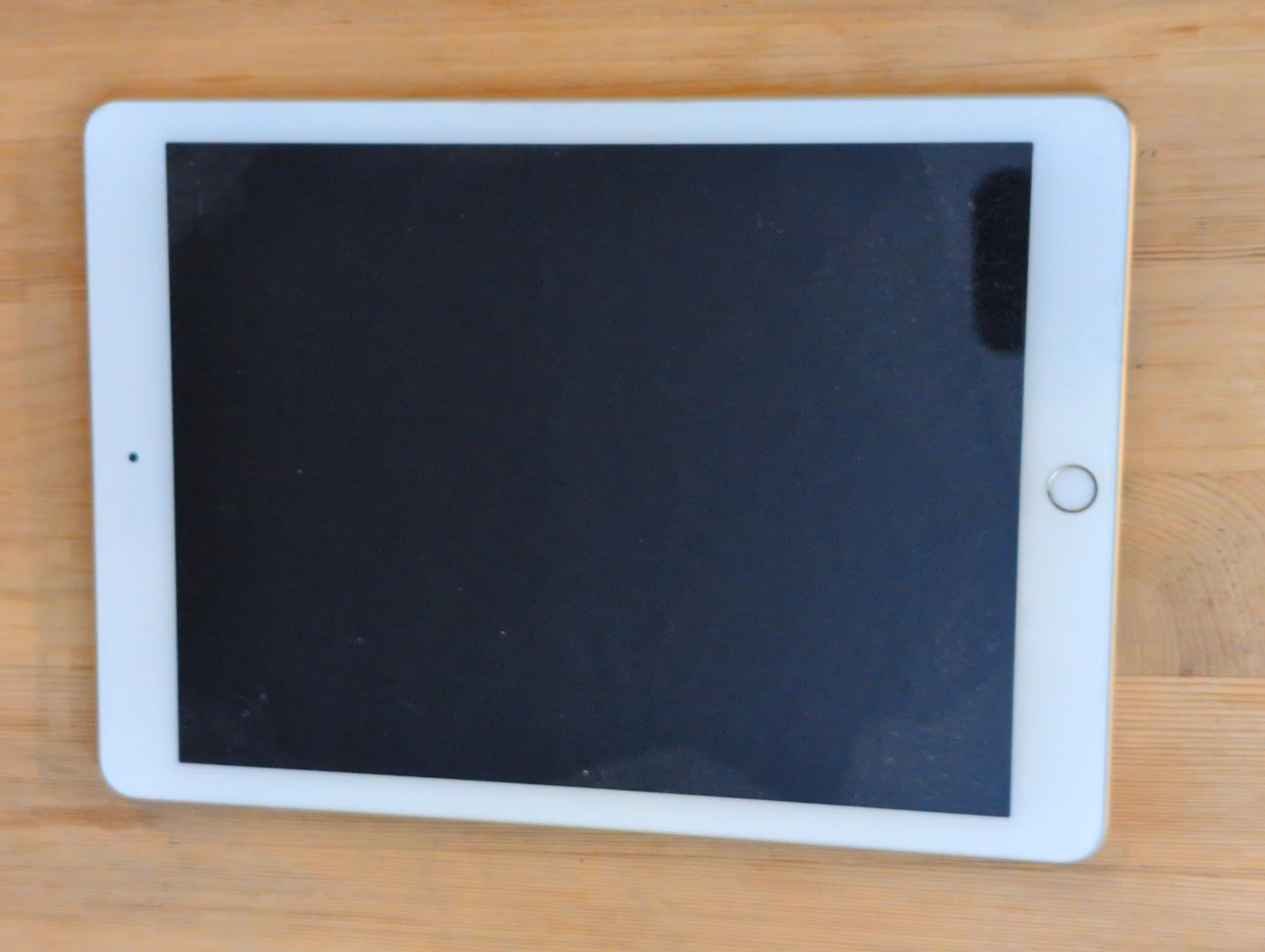 White Apple iPad 5th Generation