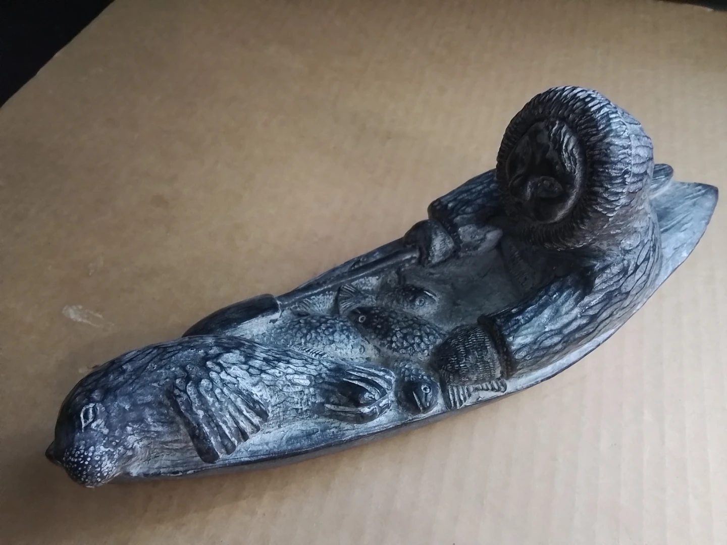 Inuk in Kayak Soapstone Carving NUVUK Canada 11x4" - photo 2