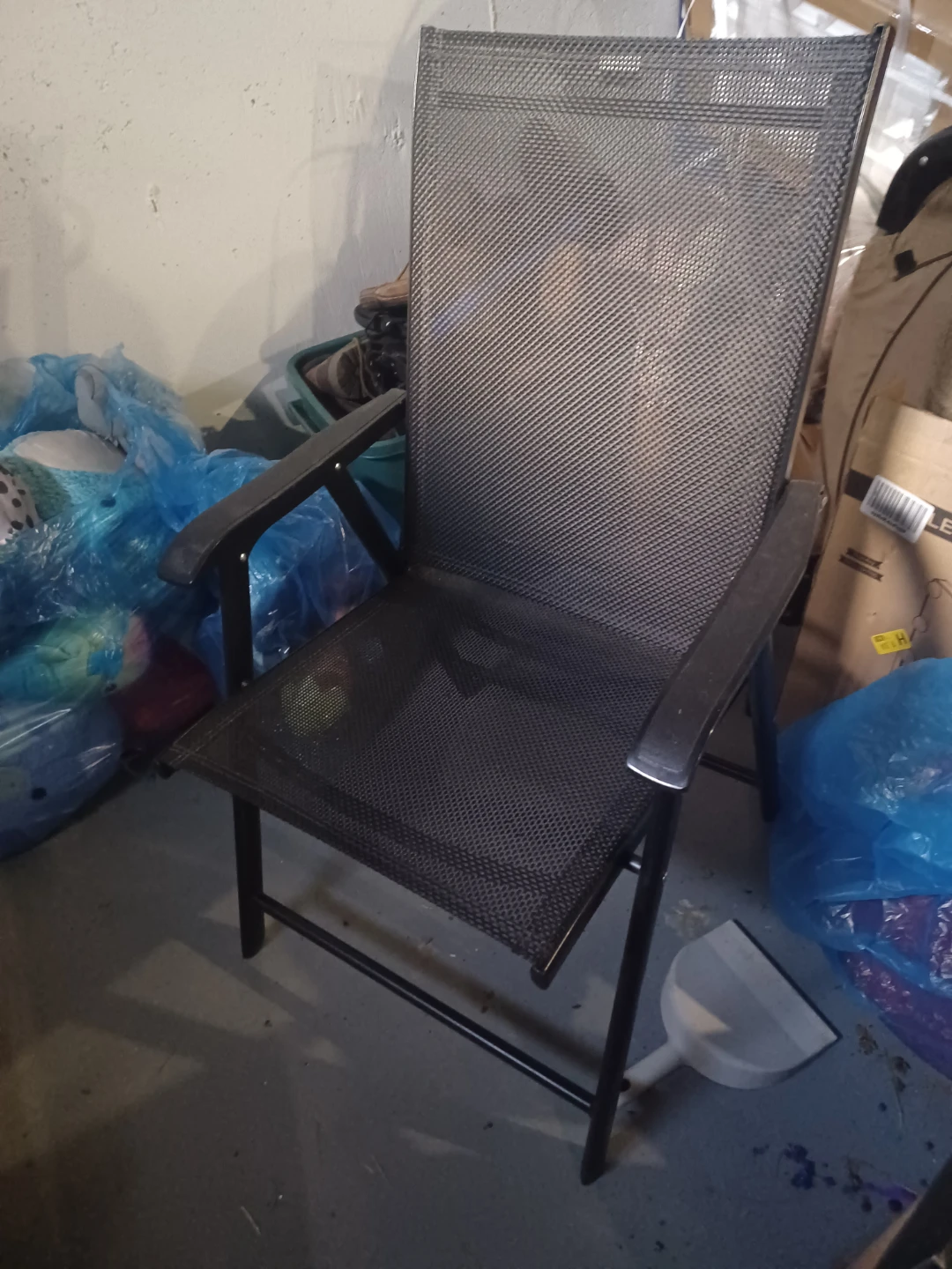 Outdoor Patio Umbrella & Two Folding Patio Chairs - photo 2
