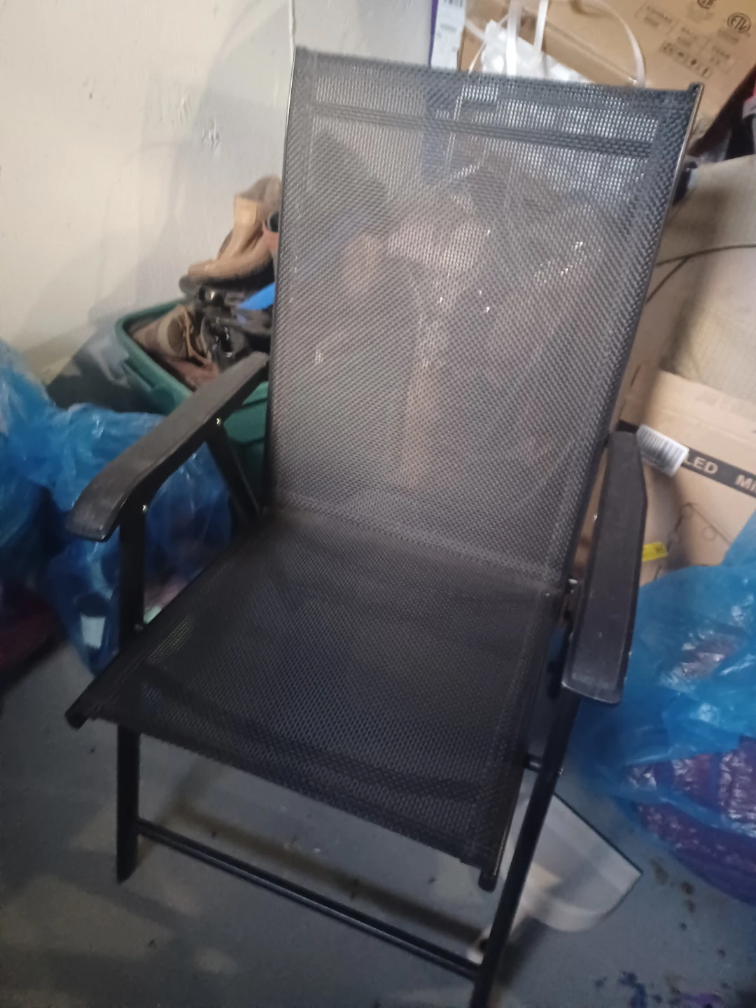 Outdoor Patio Umbrella & Two Folding Patio Chairs - photo 3