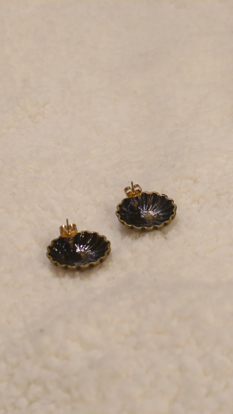 [Niko and... ] Vintage-Style Bronze Flower Stud Earrings - photo 3