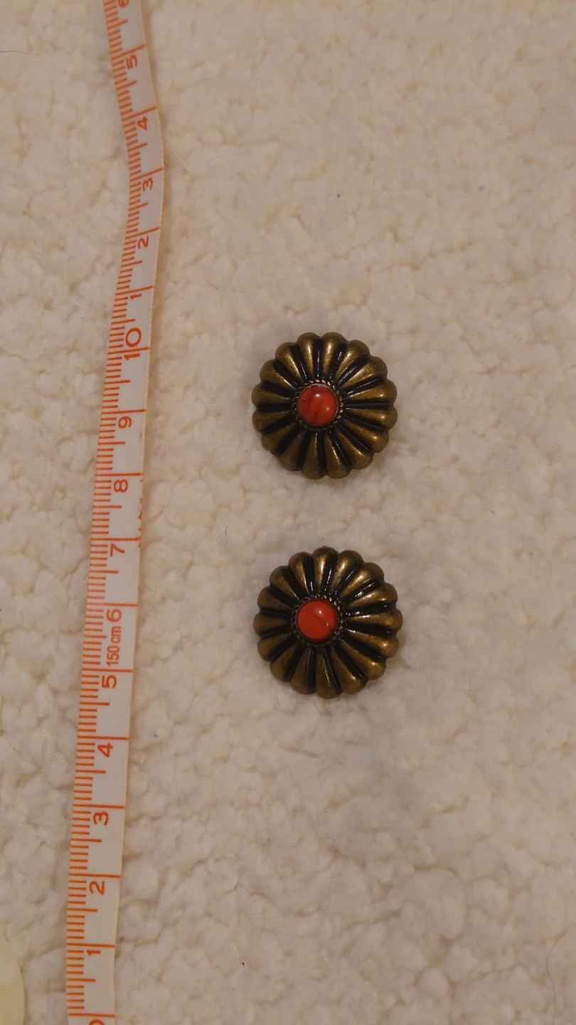 [Niko and... ] Vintage-Style Bronze Flower Stud Earrings - photo 5