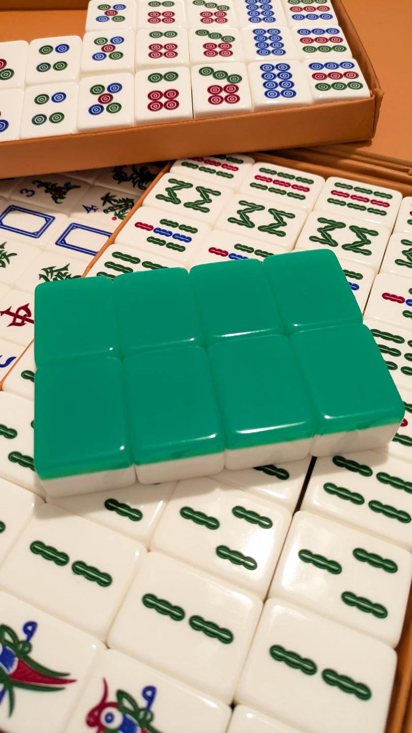 Complete Mahjong Set with Case - photo 3