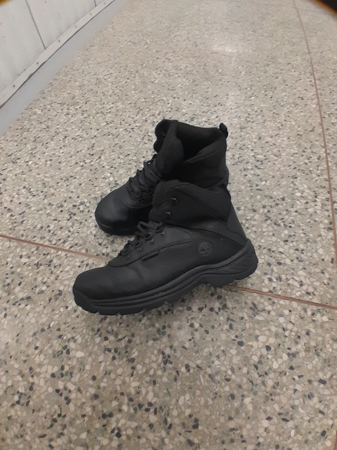 Timberland Black Hiking Boots Men's Size 10 - photo 2