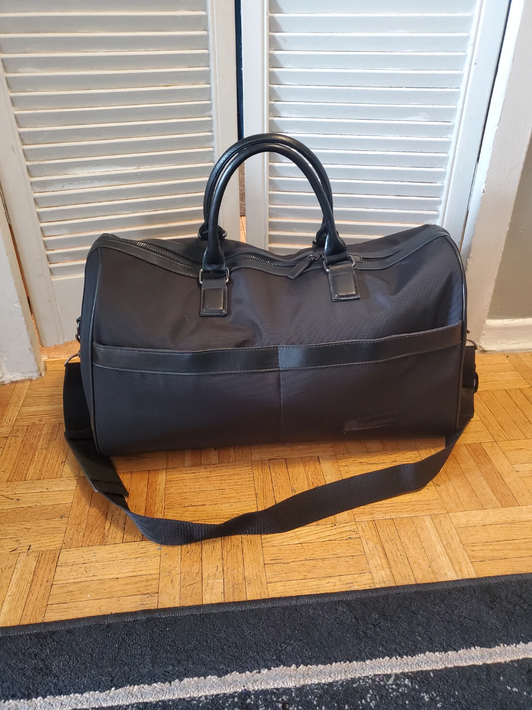 CI INVESTMENTS TRAVEL BAG NEW