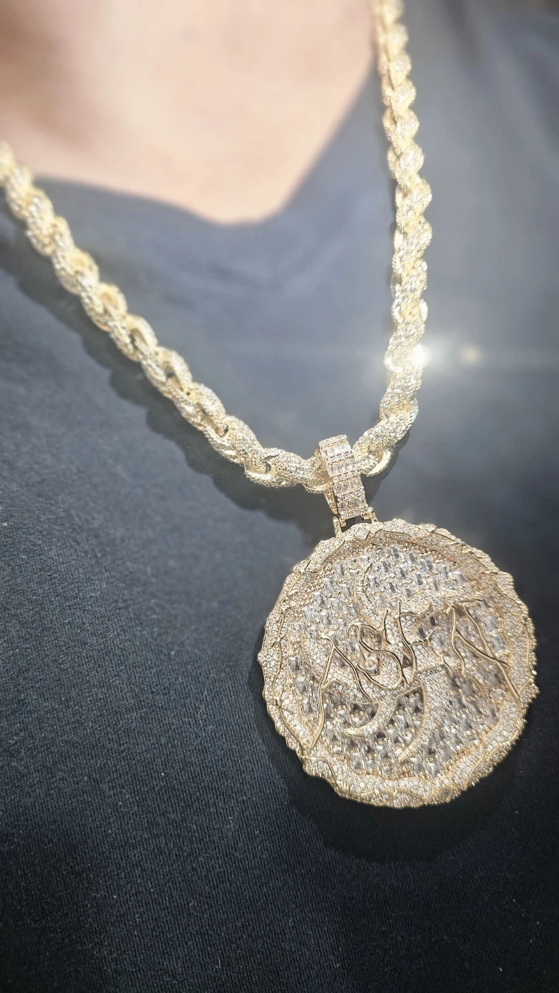 Gold Rope Chain Necklace with Diamond Encrusted Pendant - photo 3