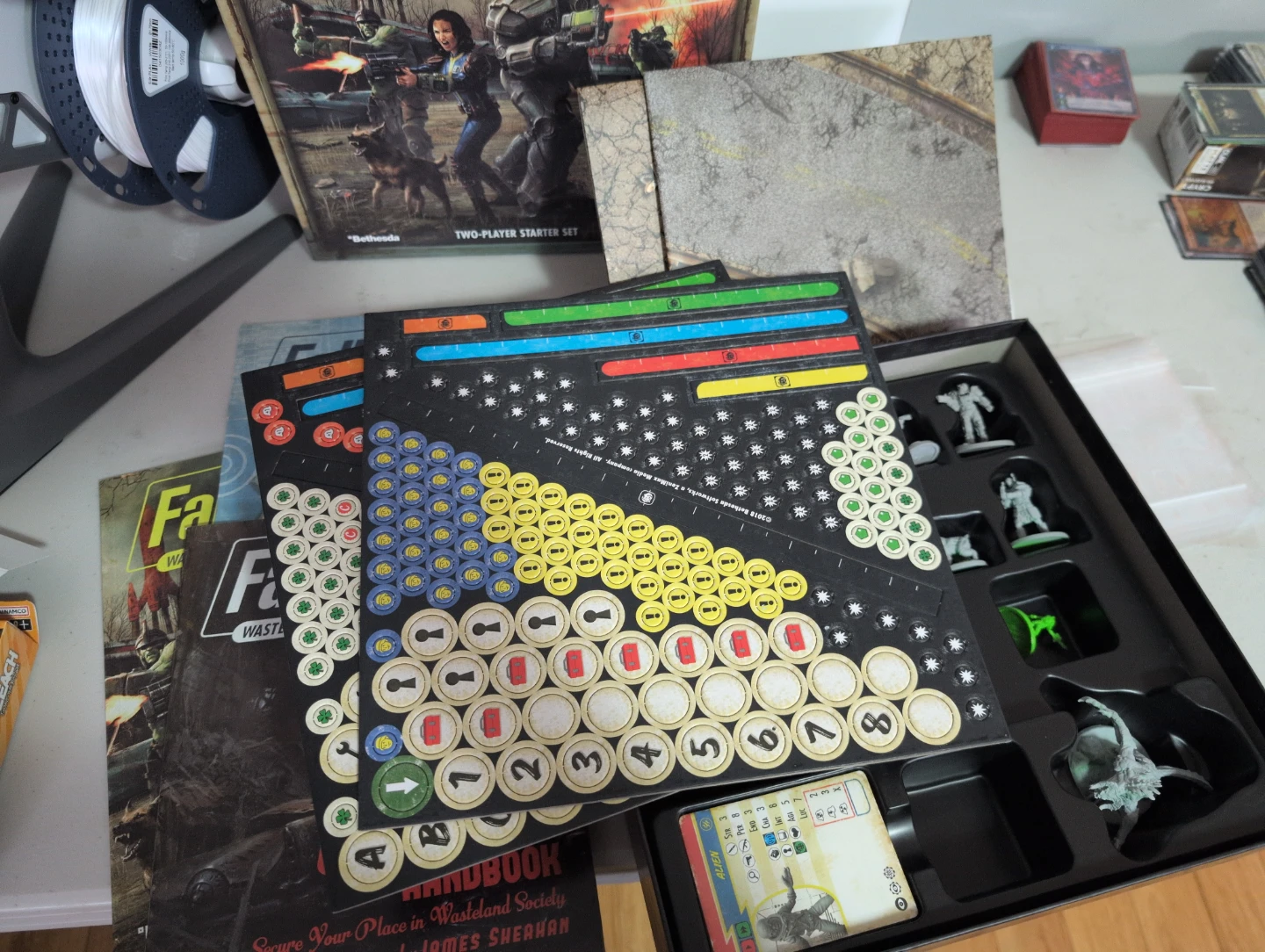 Fallout Wasteland Warfare Two-Player Starter Set Board Game - photo 3