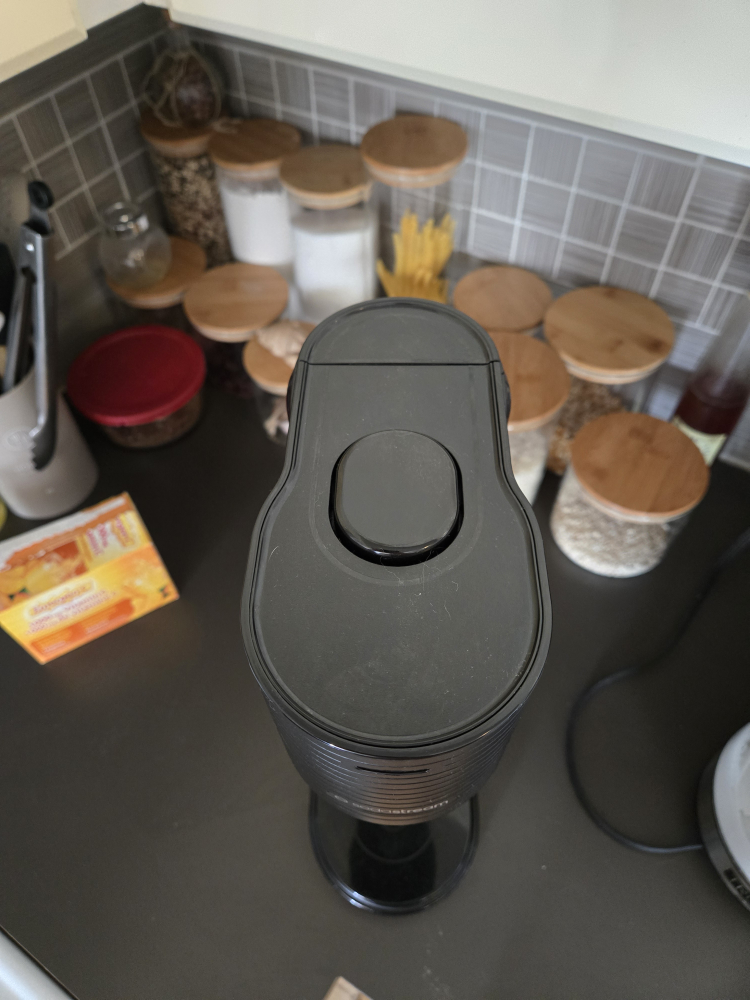 Black SodaStream Sparkling Water Maker - photo 2