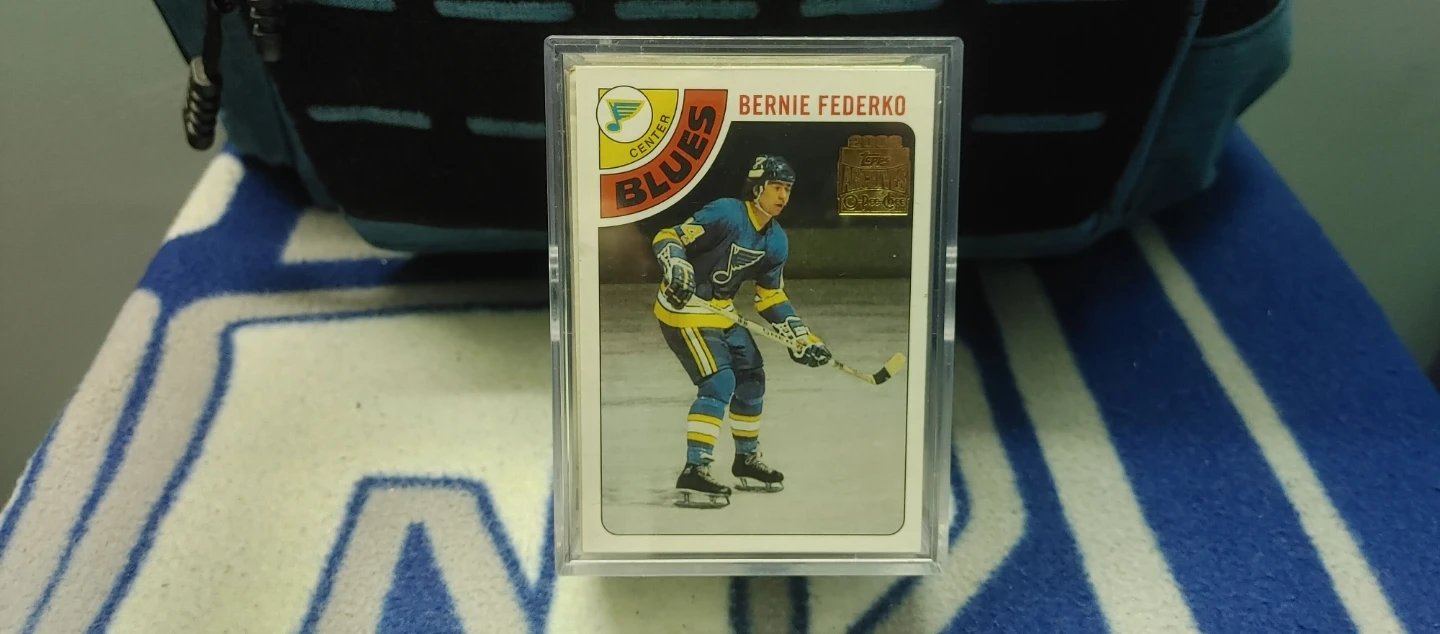TOPPS HOCKEY COLLECTIBLES