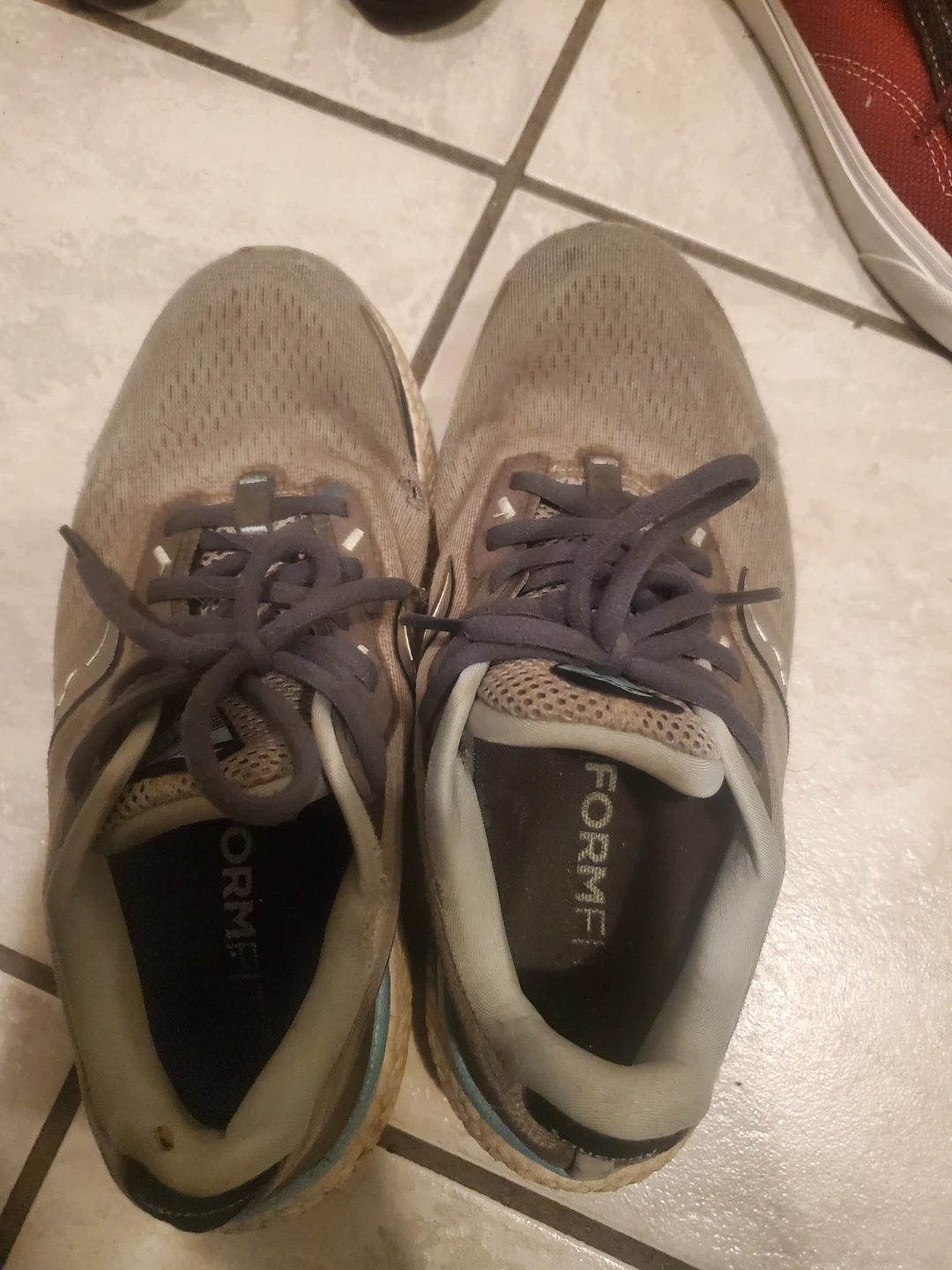 SAUCONY Running Shoes