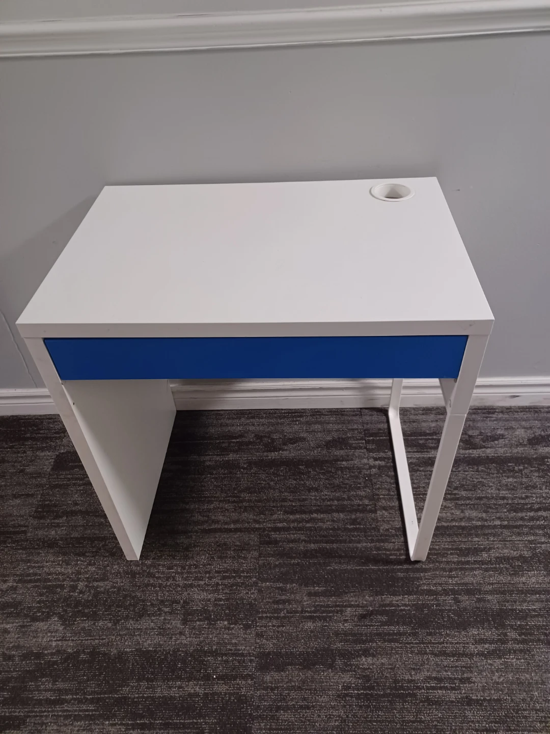 White and Blue Drawer Desk - photo 2