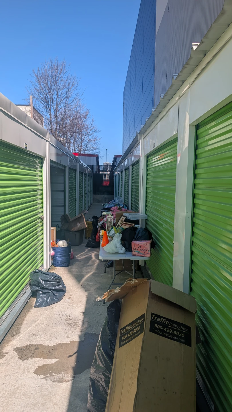 Storage Unit Sale Sunday – Everything Must Go