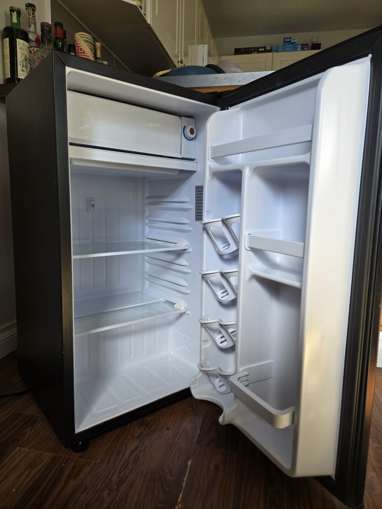 Danby Mini Fridge - photo 2