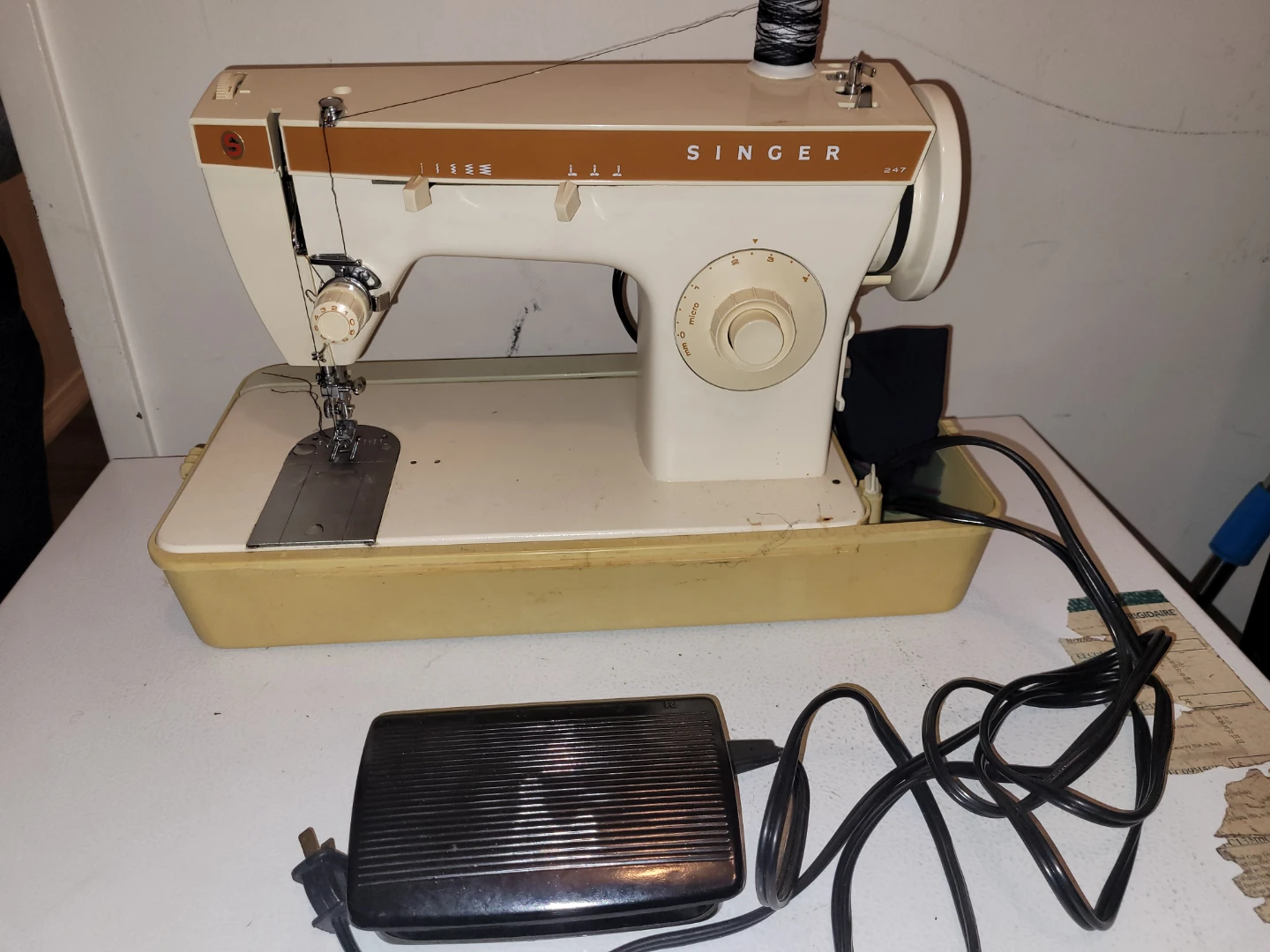 Singer 247 Sewing Machine