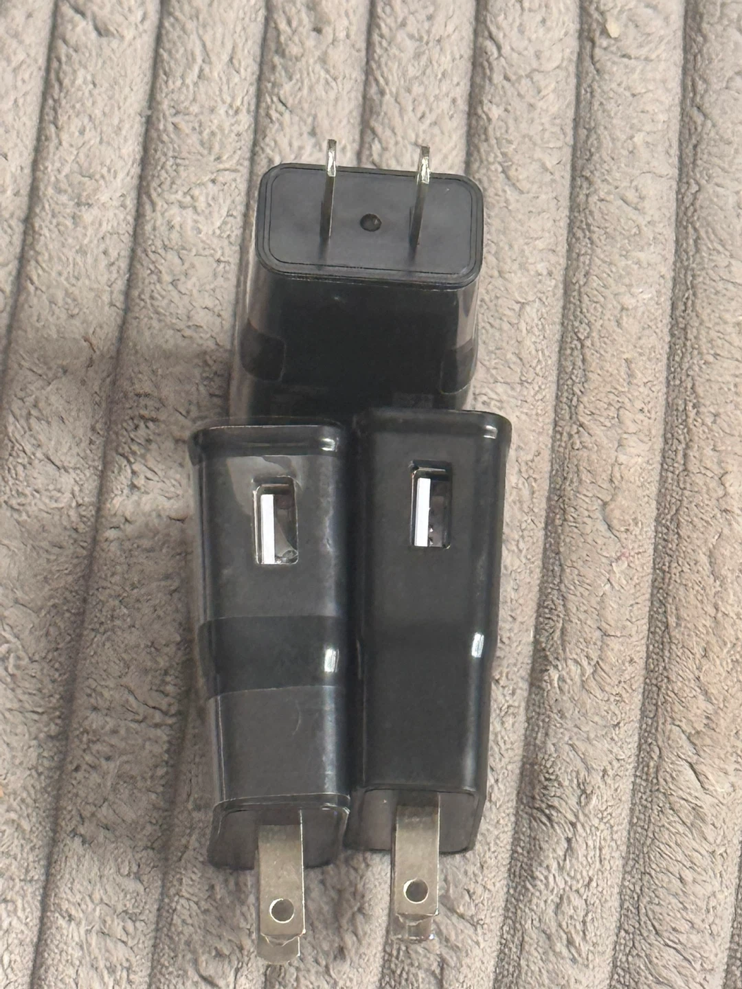 3x USB Adaptive Fast Charging Wall Chargers - photo 3