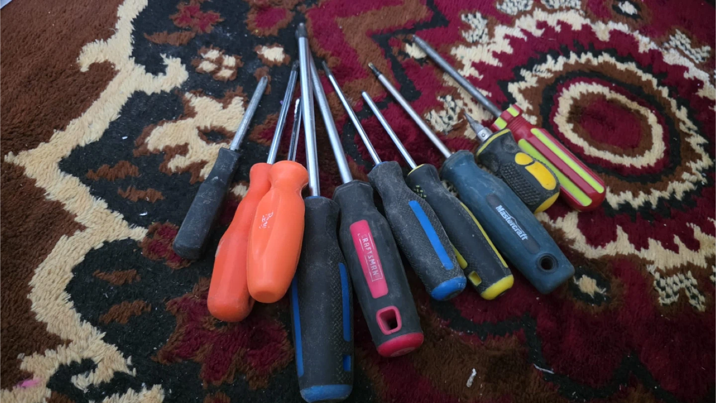 Assorted Screwdrivers Set