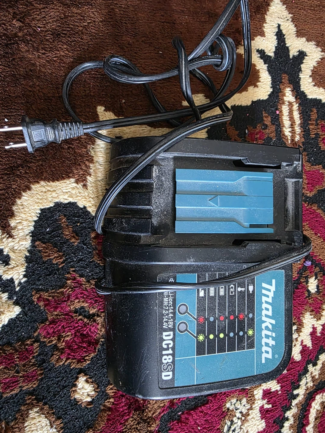 Makita DC18SD Battery Charger