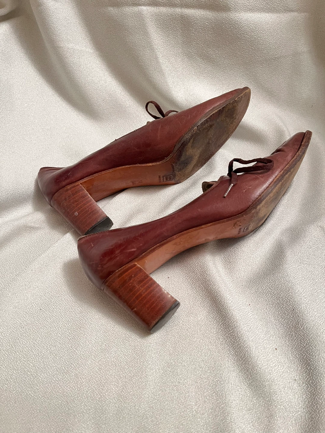 Vintage Leather Salvator Ferragamo Oxford Heels - photo 5