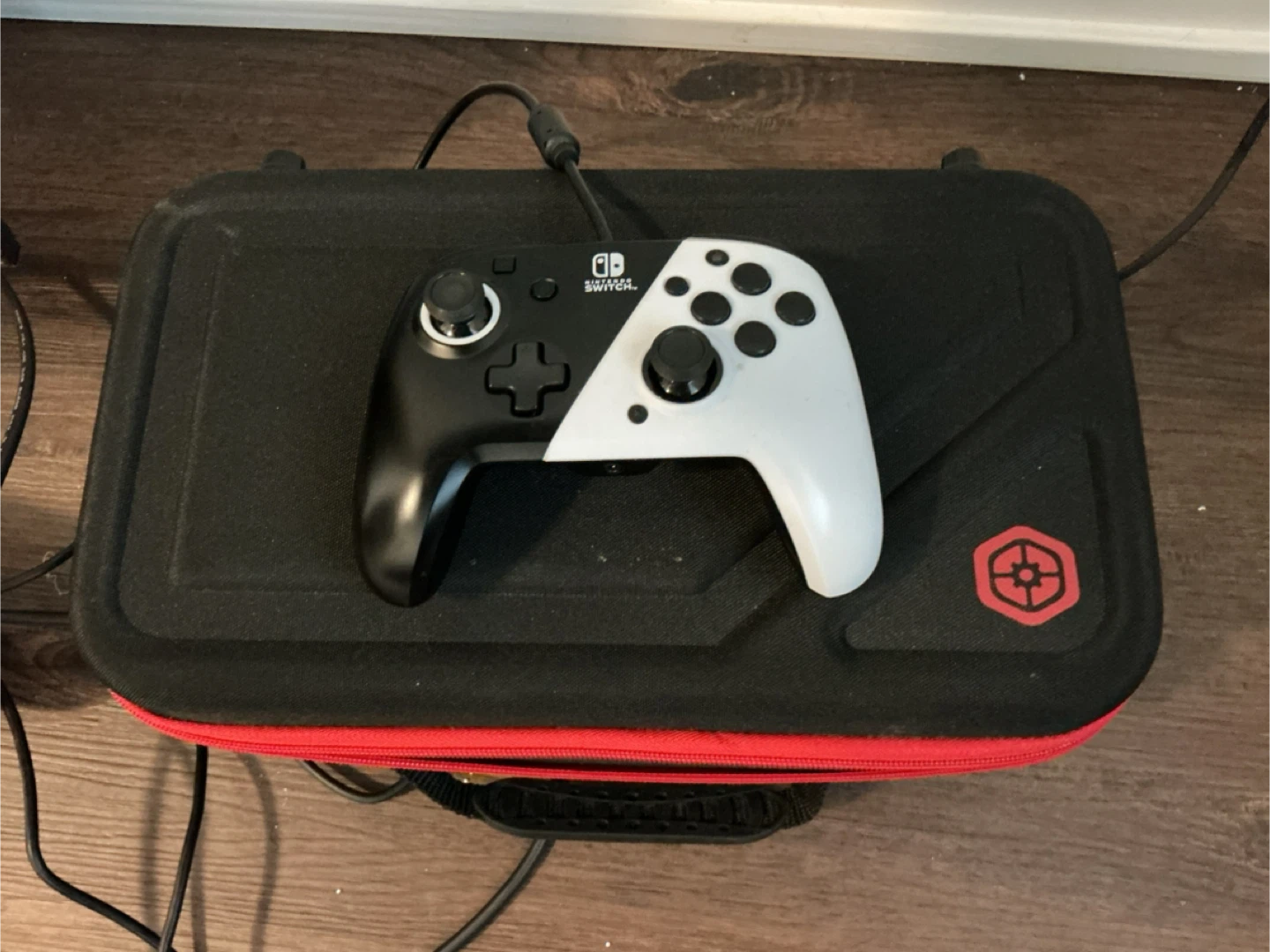 Nintendo switch with extra controller - photo 4