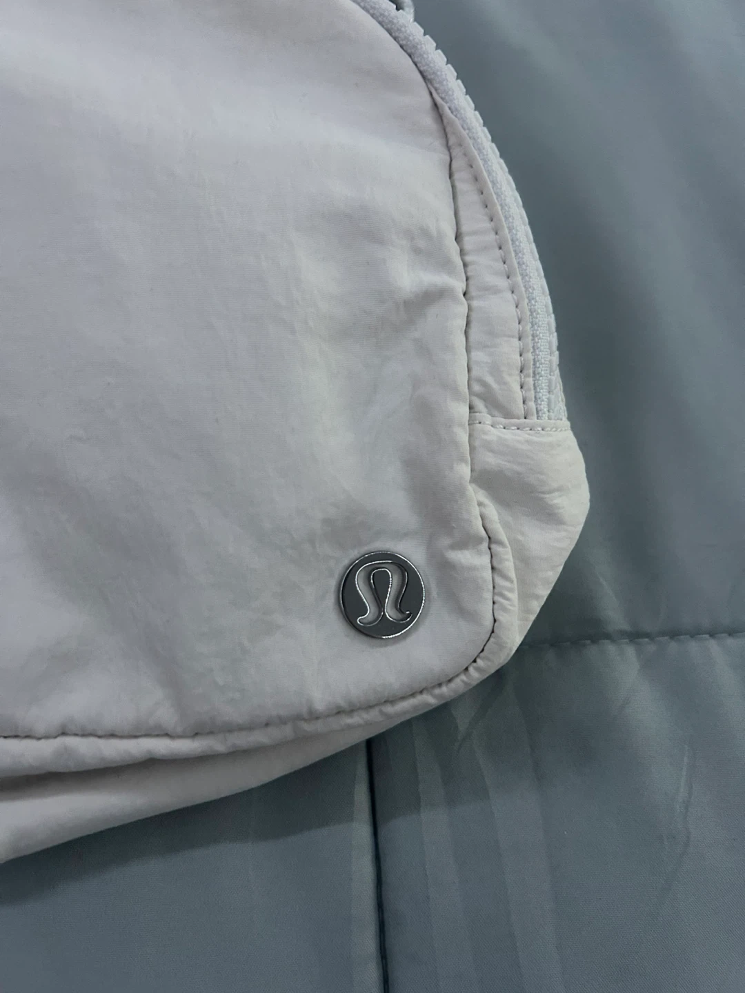 Lululemon Everywhere Belt Bag - photo 2