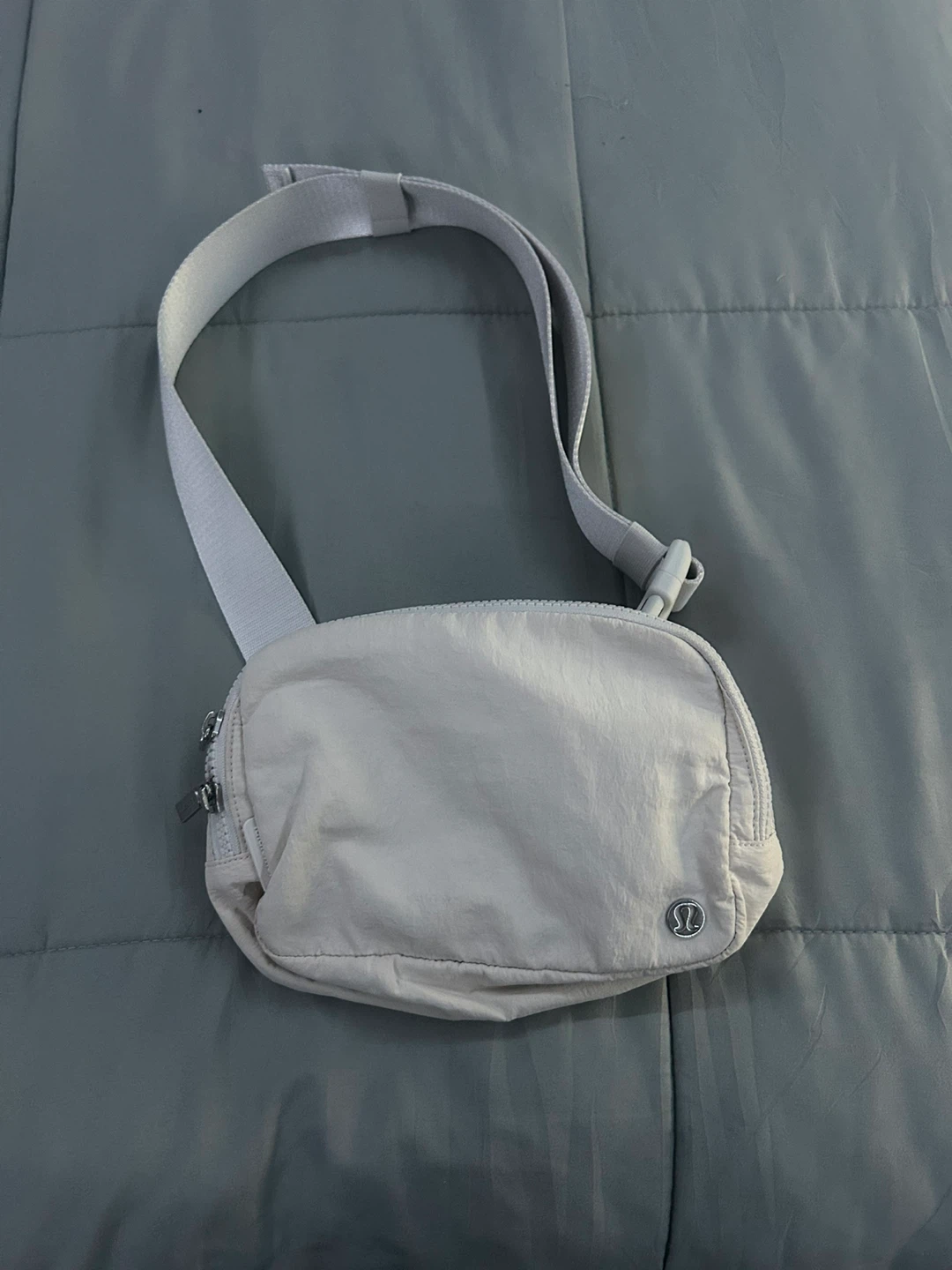 Lululemon Everywhere Belt Bag