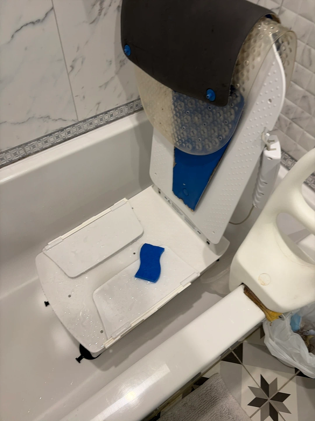 Bath Lift Aid with Blue Sponge