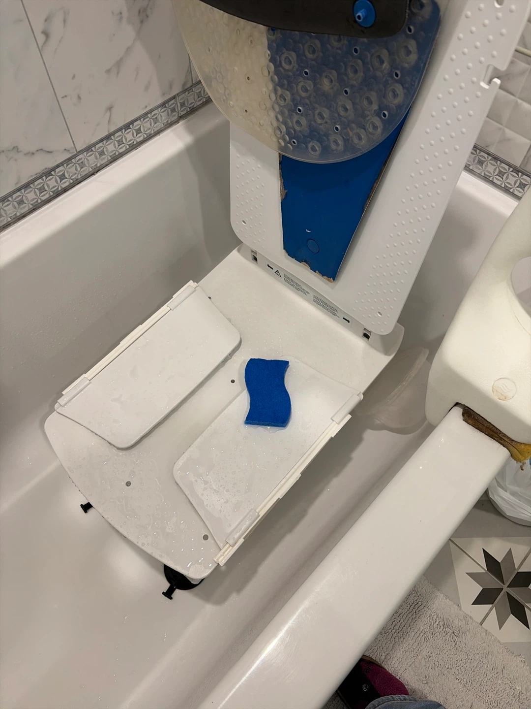 Bath Lift Aid with Blue Sponge - photo 2