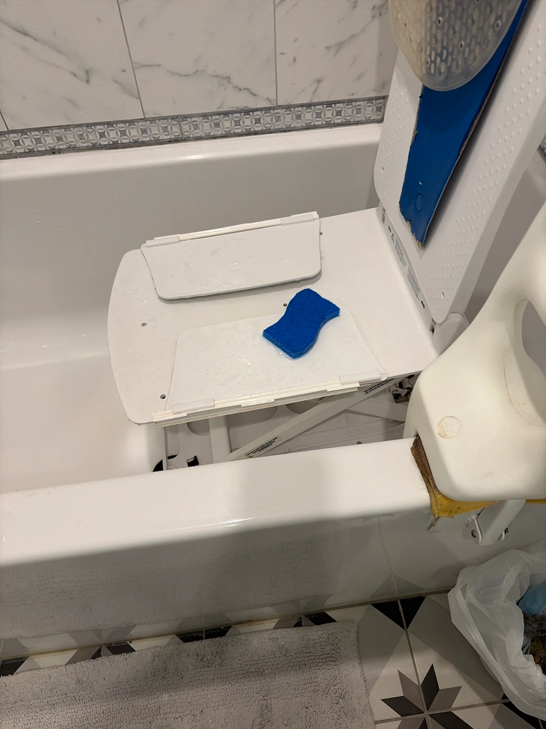 Bath Lift Aid with Blue Sponge - photo 3