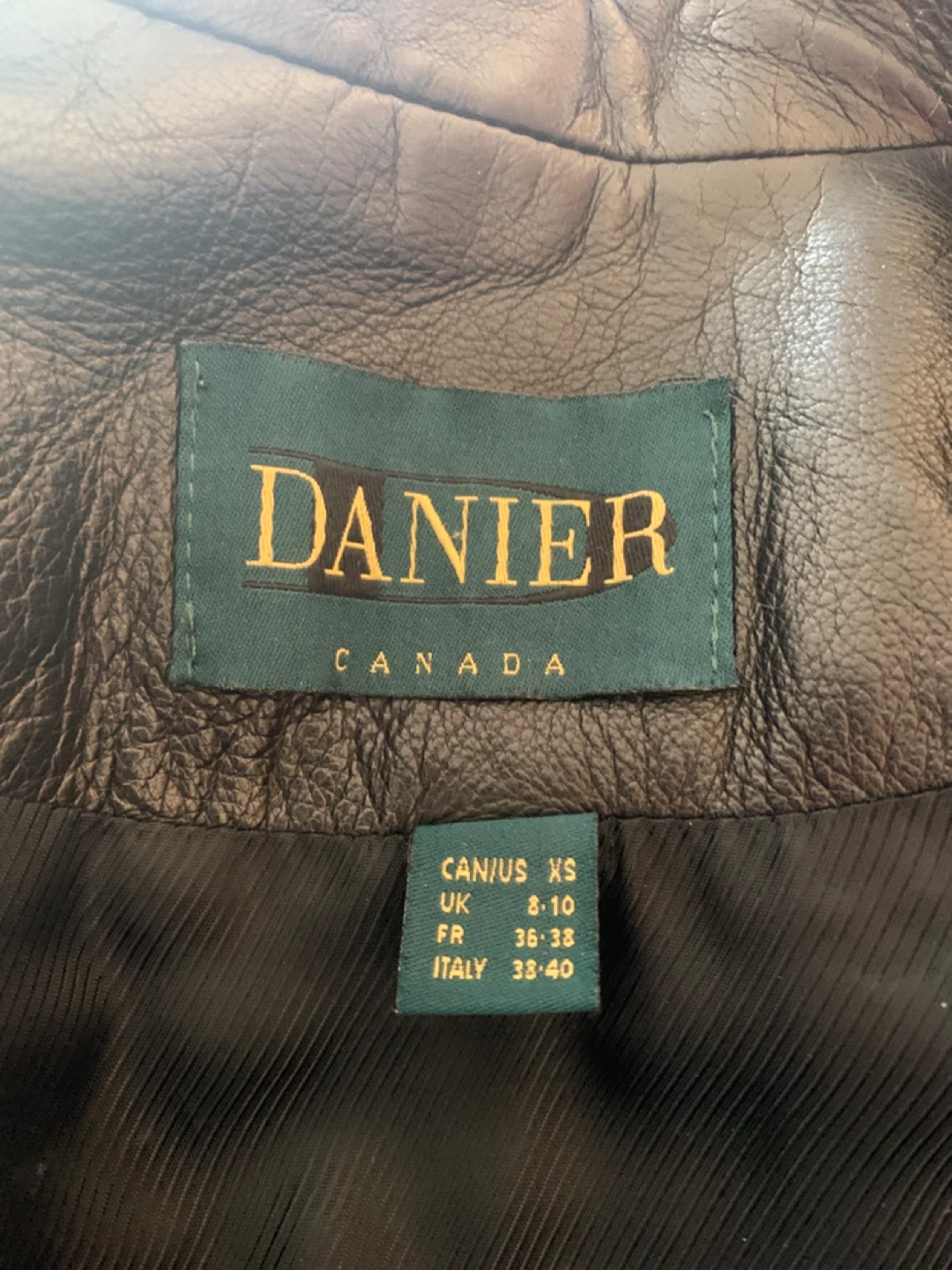 Danier Leather Jacket - Black - XS - photo 2