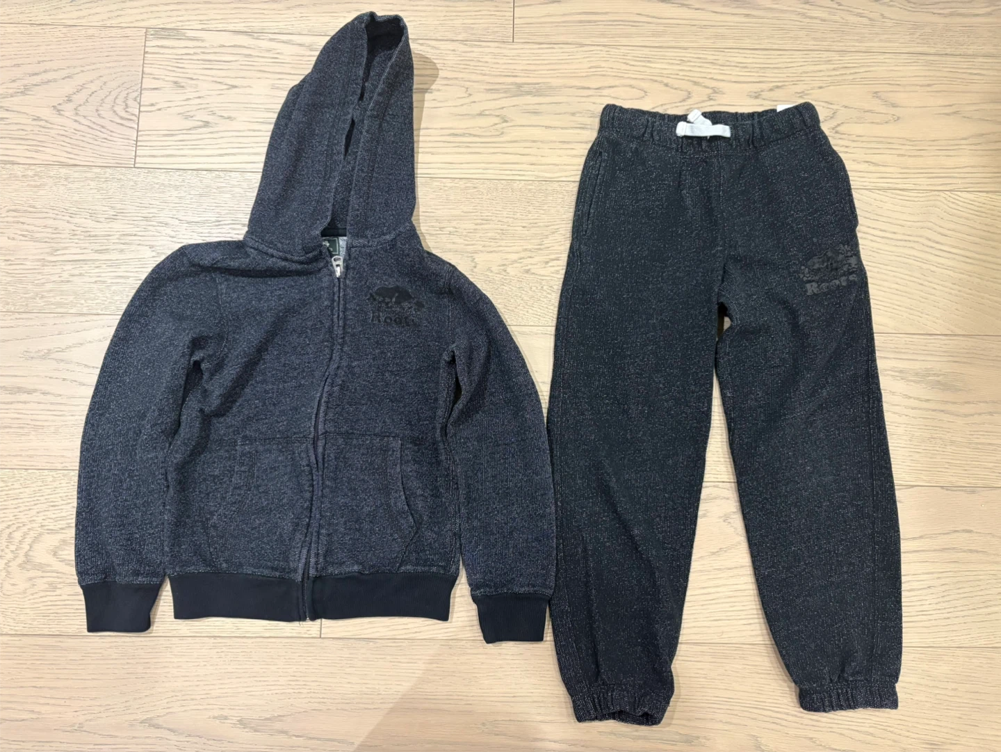Roots Kids Hoodie & Sweatpants set - size 7 + 7/8