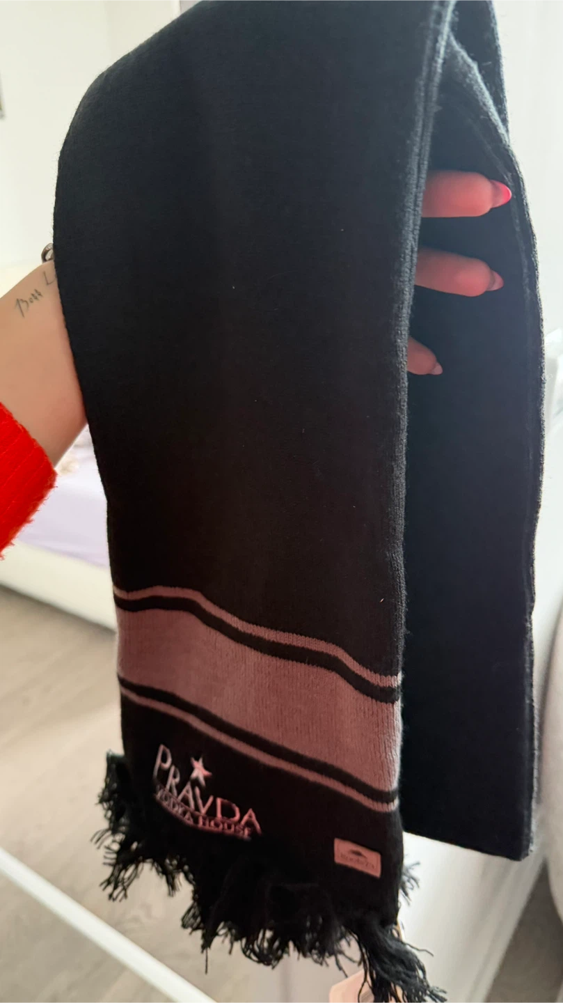 Roots Pravda Black Scarf - photo 2