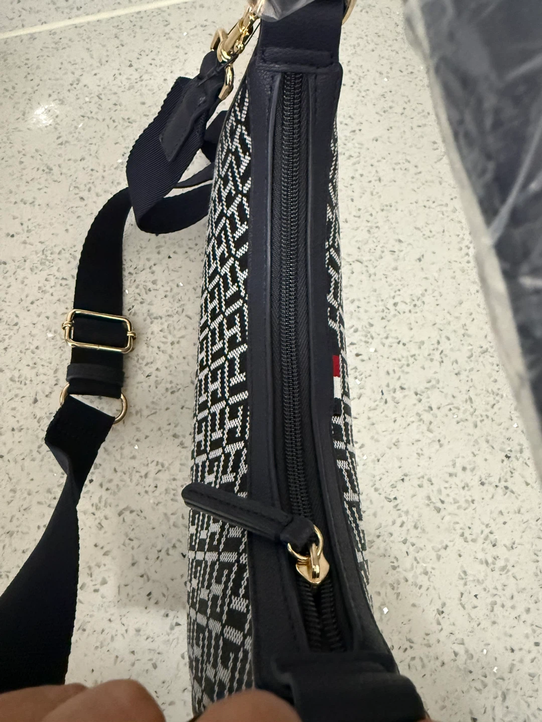 Tommy Hilfiger Hobo Shoulder Bag - photo 4
