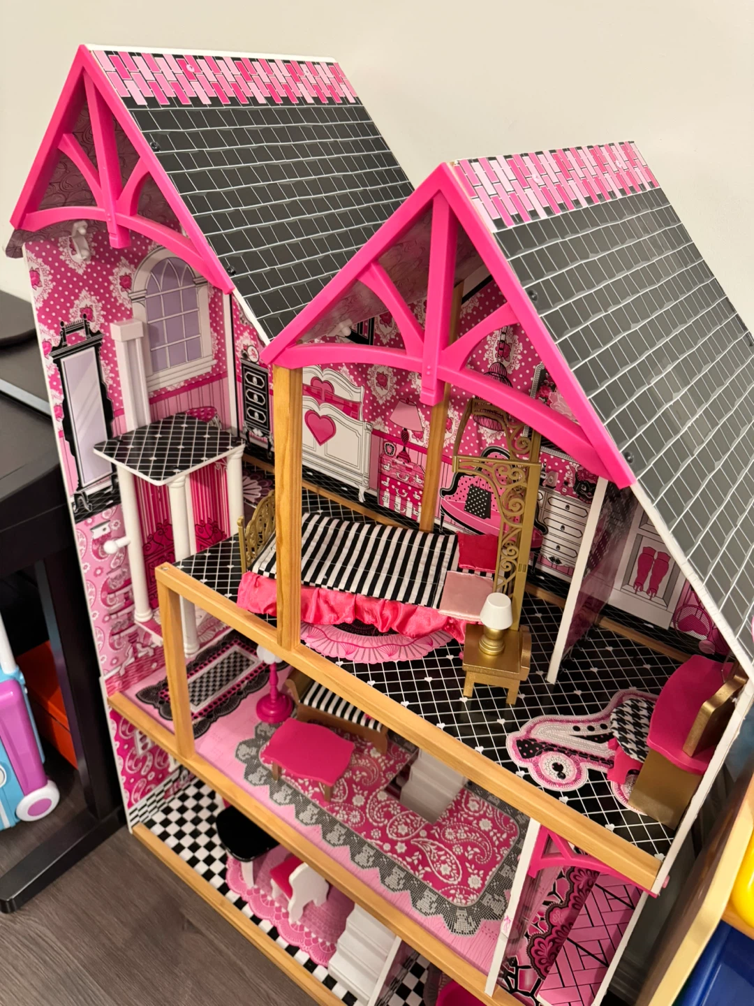 Pink Dollhouse with Furniture - photo 2