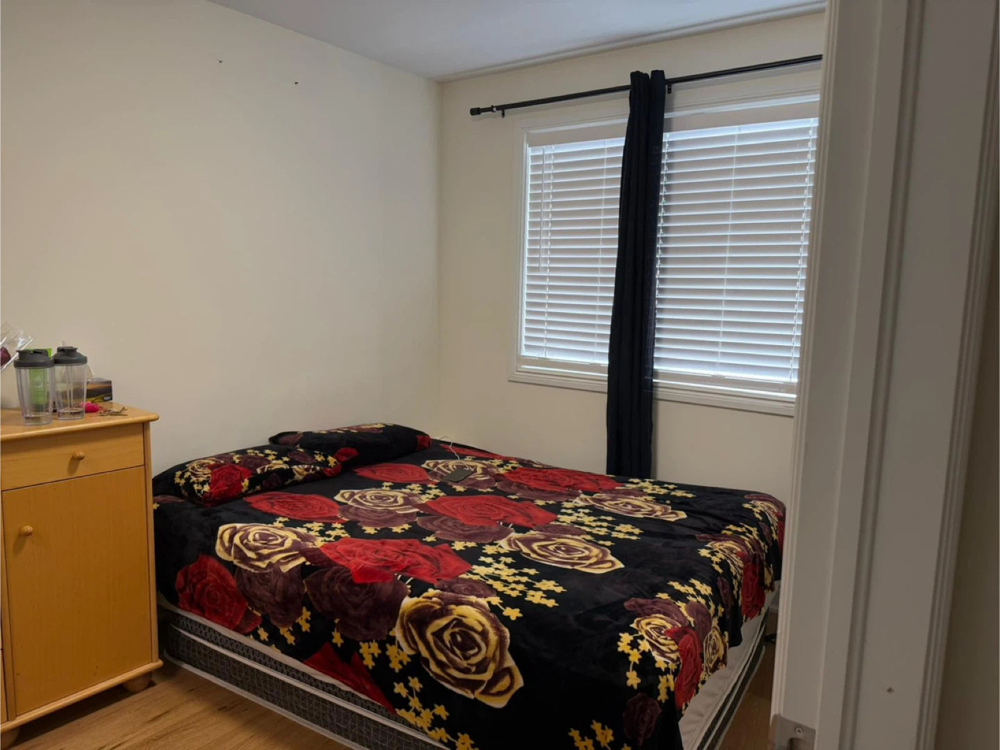 Master bedroom for rent