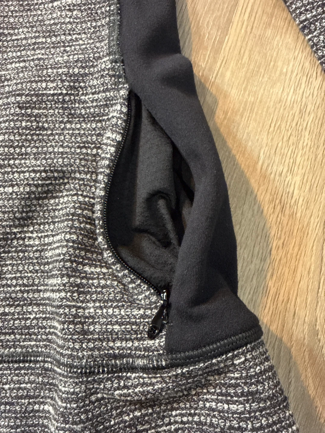 Lululemon Long Sleeve Athletic Top Size 6 - photo 3
