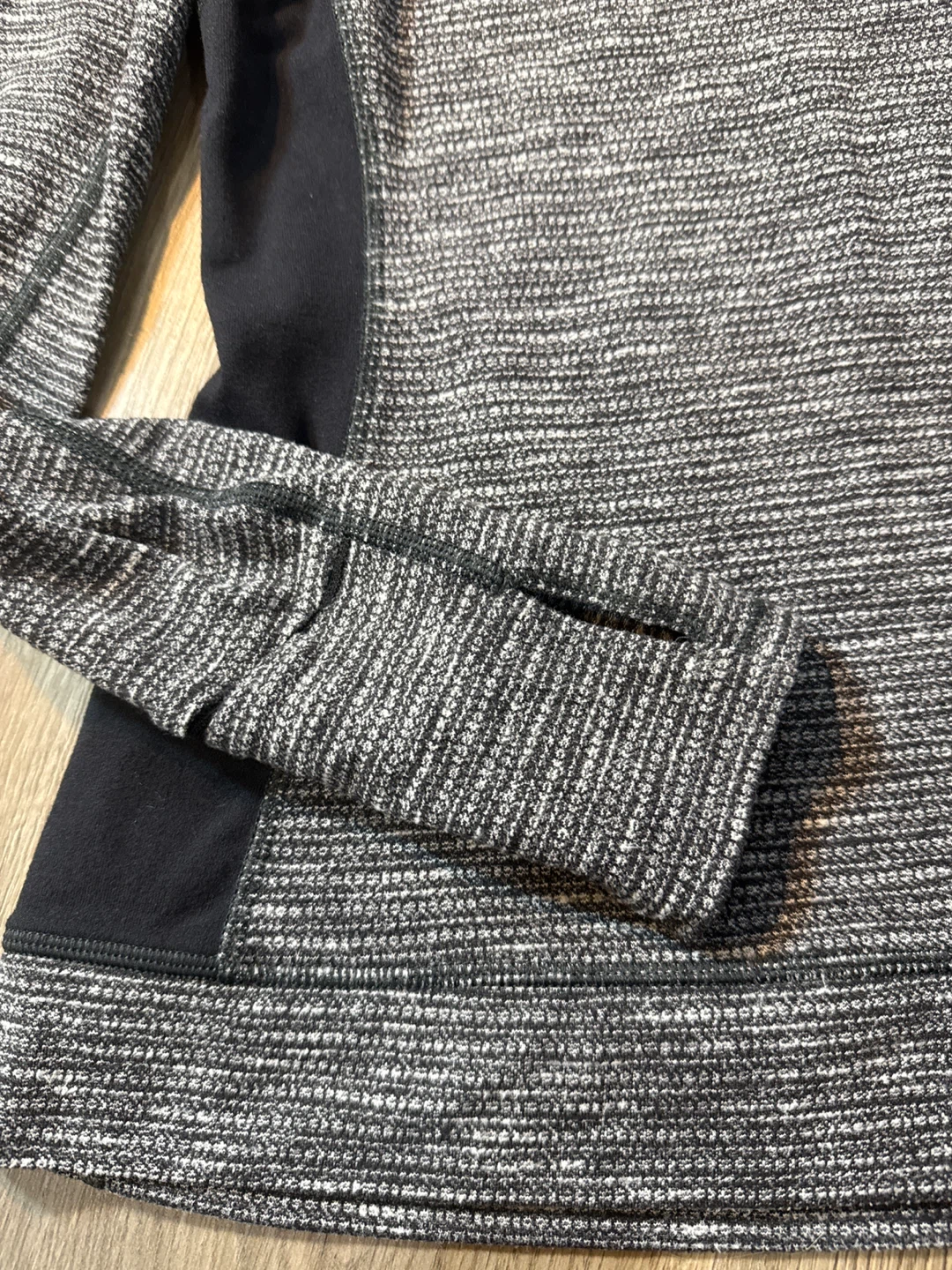 Lululemon Long Sleeve Athletic Top Size 6 - photo 2