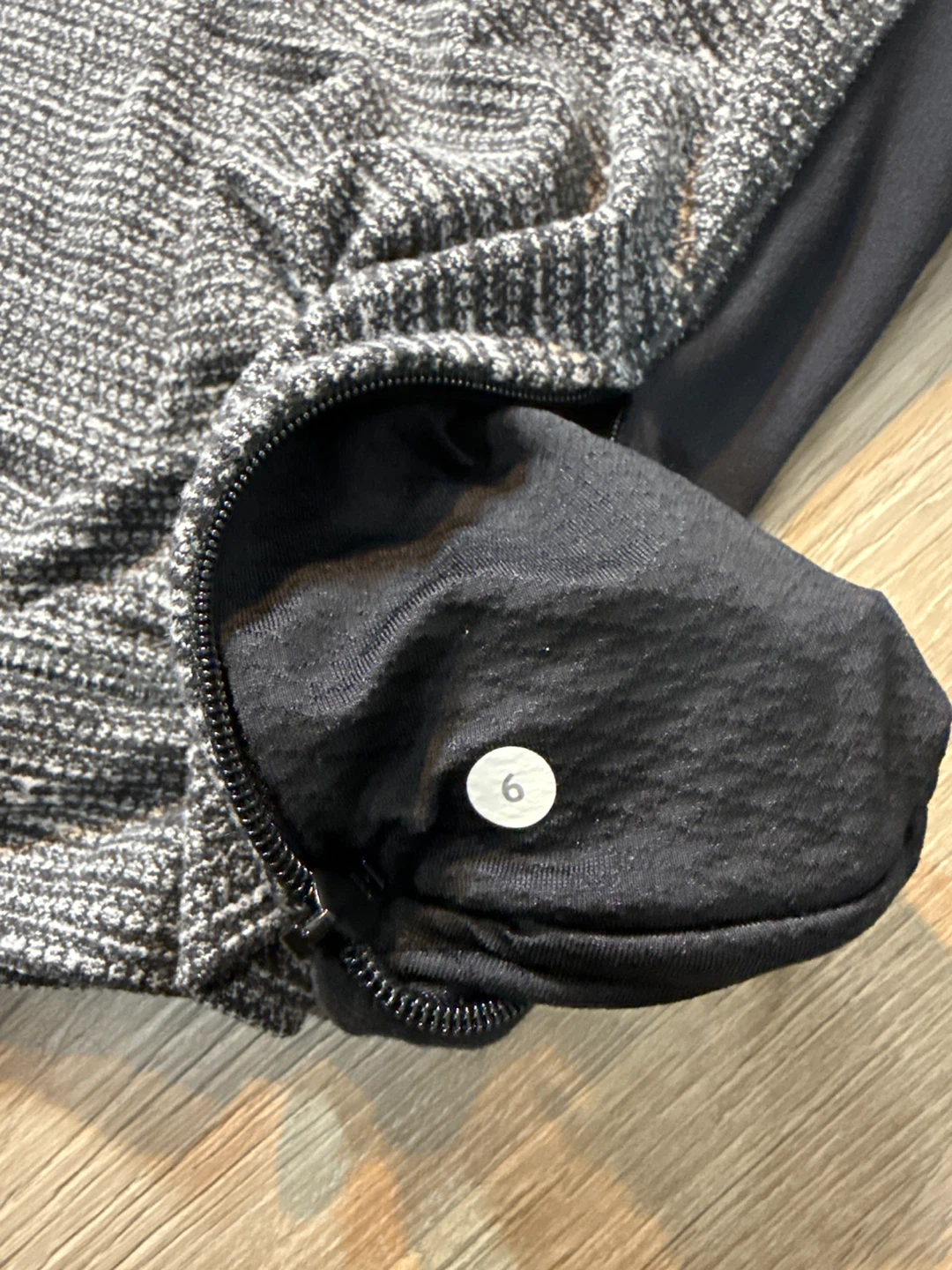 Lululemon Long Sleeve Athletic Top Size 6 - photo 5