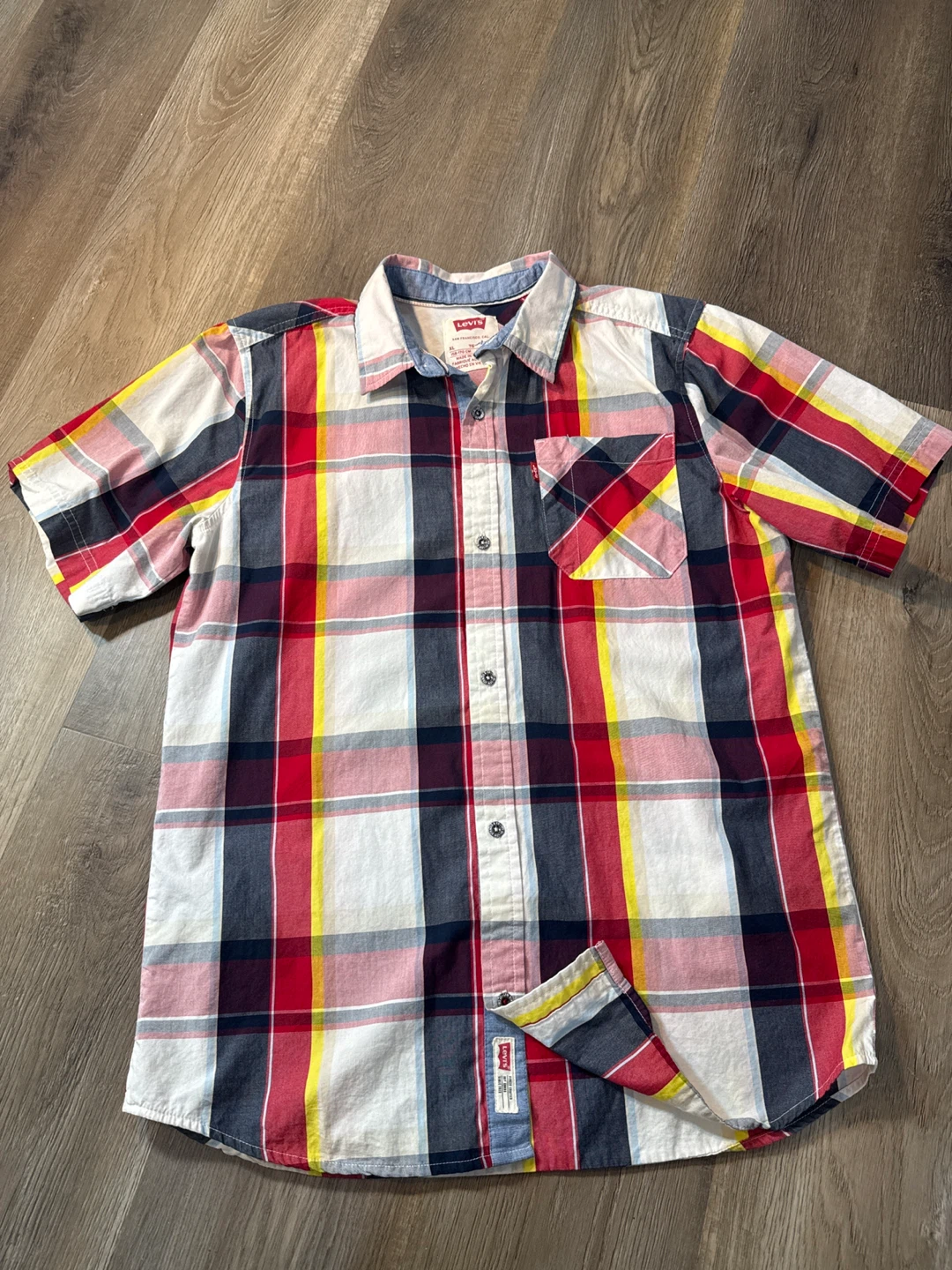 Levi's Plaid Short Sleeve Button-Up Shirt XL 13-15 Yrs
