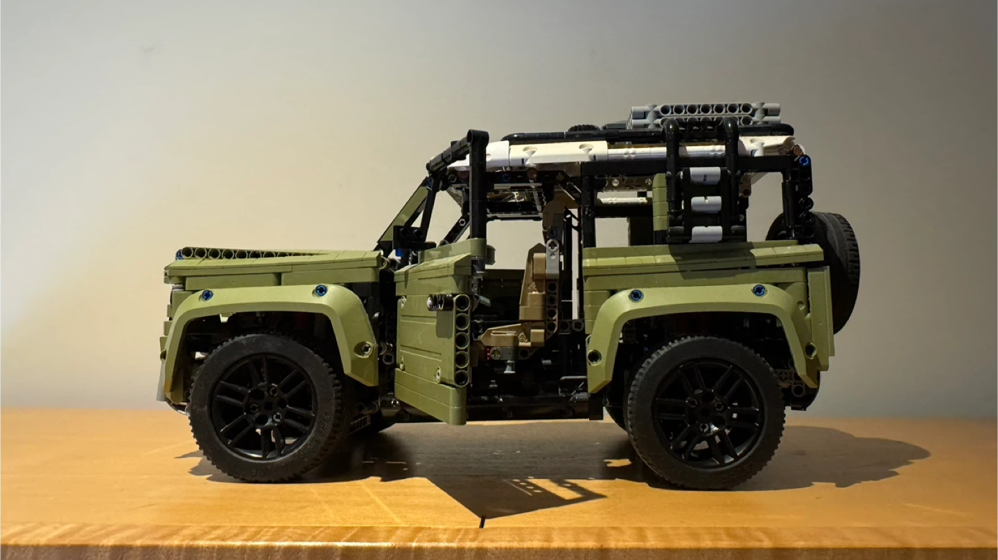 LEGO Technic Land Rover Defender (42110) - photo 2