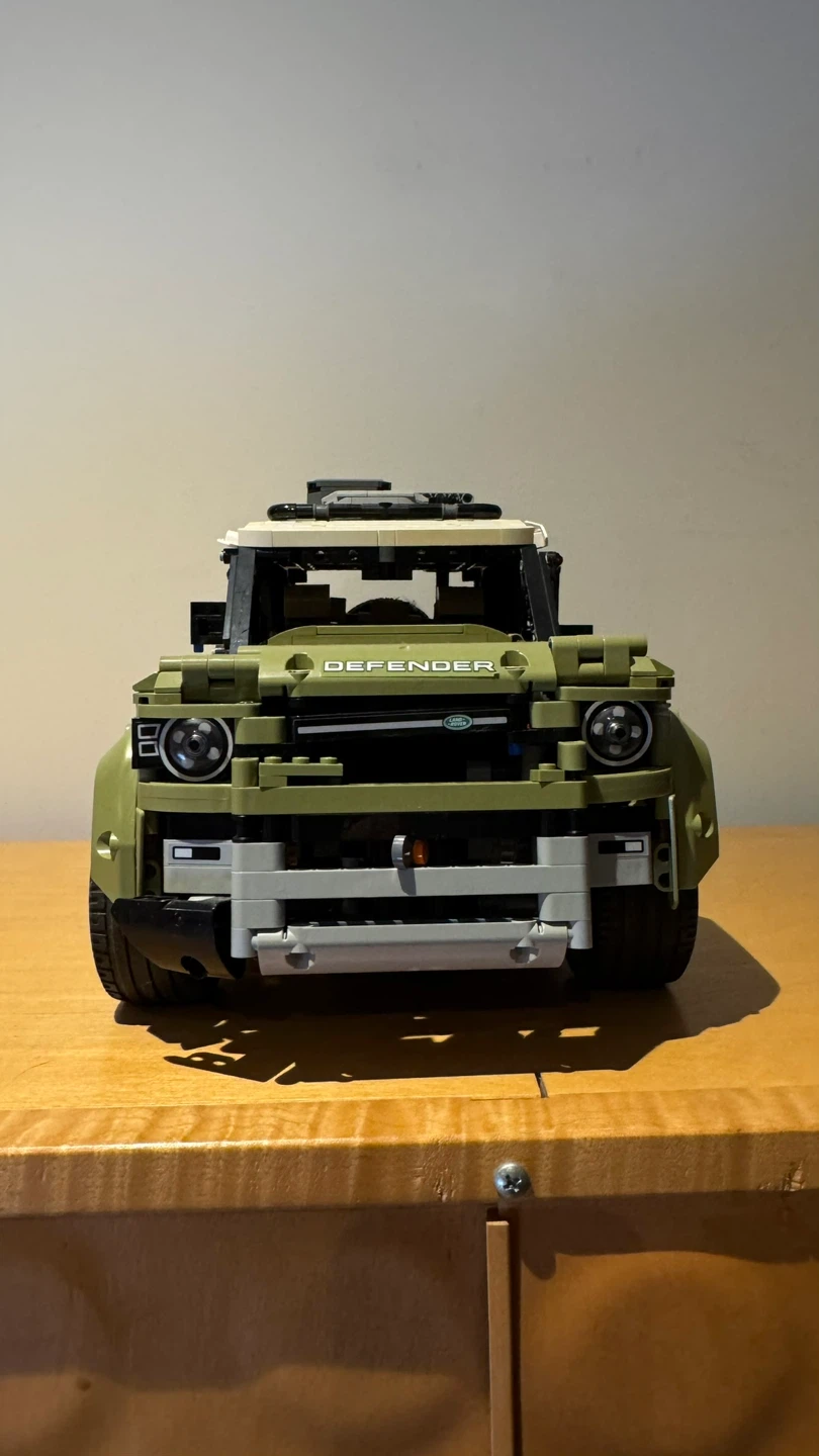 LEGO Technic Land Rover Defender (42110) - photo 3