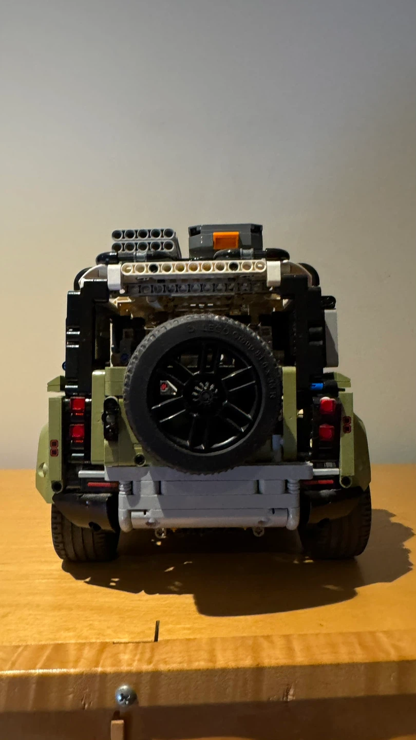 LEGO Technic Land Rover Defender (42110) - photo 4