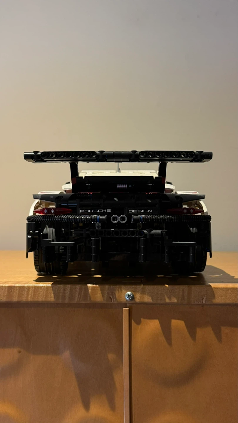 LEGO Technic Porsche 911 RSR (42096) - photo 4