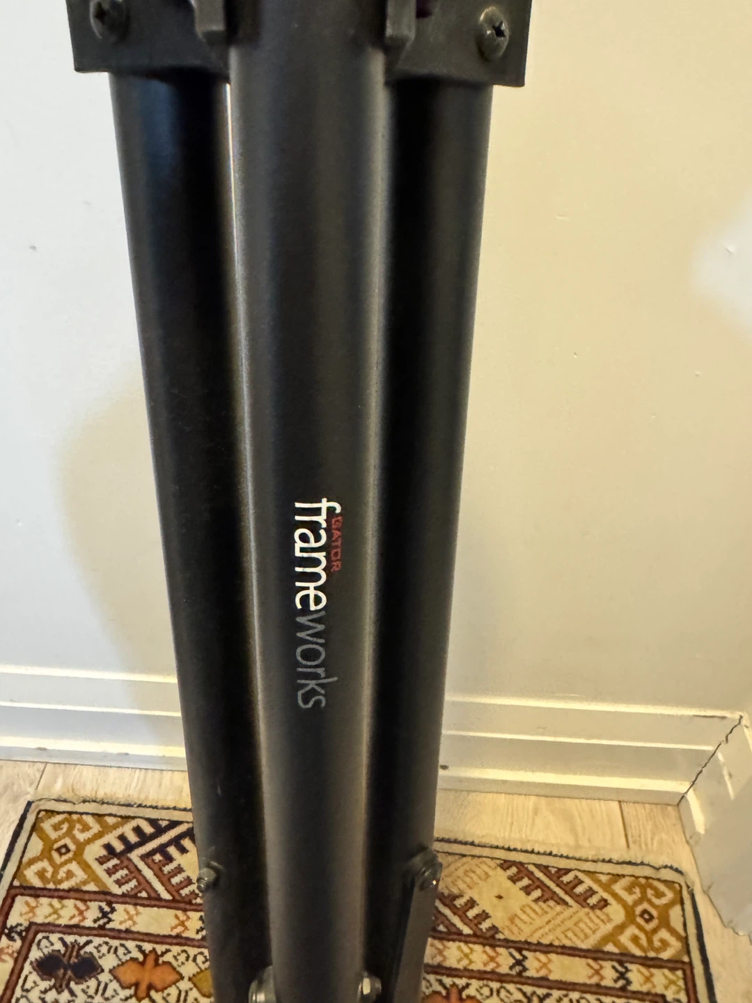Frameworks Speaker Stand