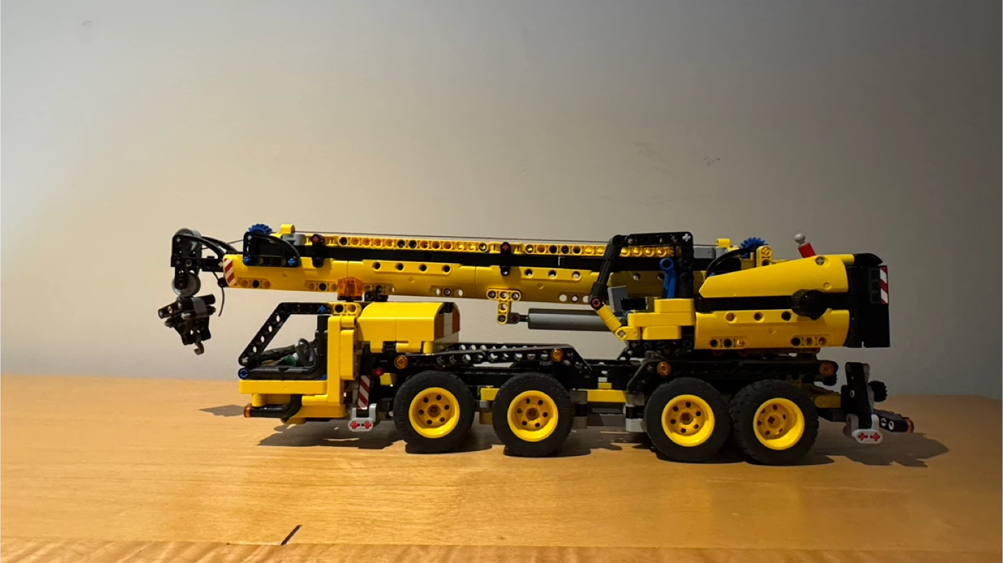 LEGO Technic Mobile Crane (42108) - photo 2