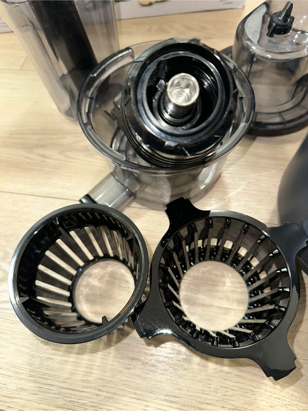 Cuisinart Slow Juicer - photo 3