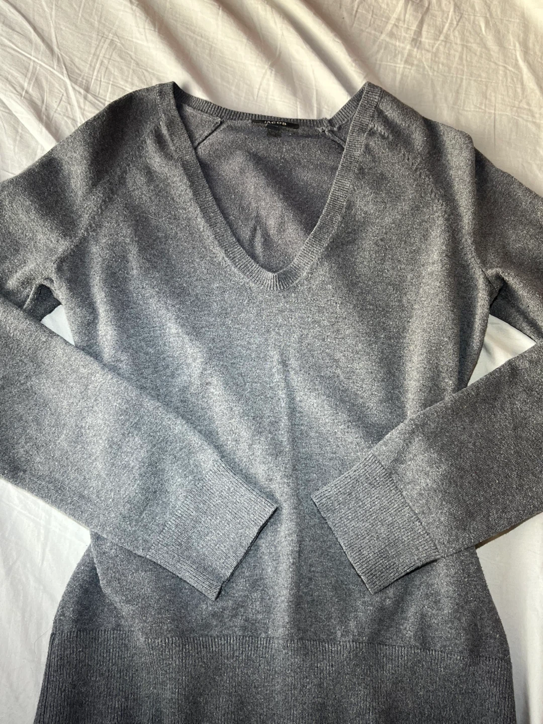 Jacob Women's Grey V-Neck Sweater - Medium