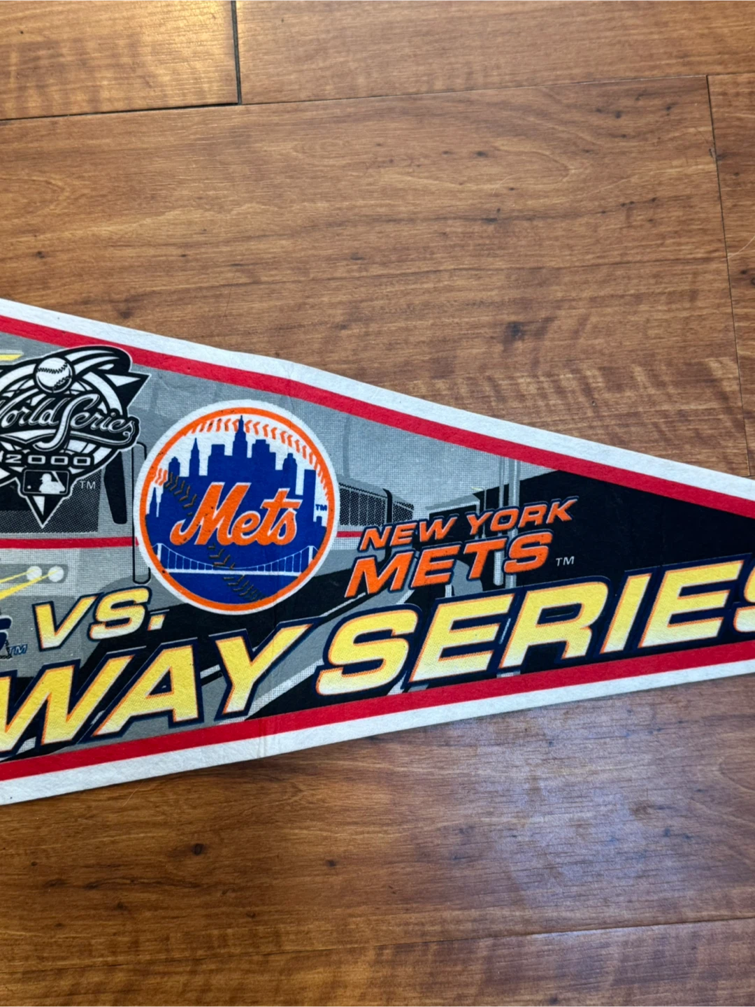 New York Yankees vs. New York Mets Subway Series Pennant 2000 - photo 4