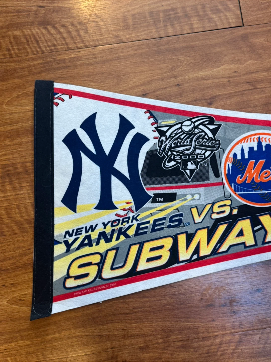 New York Yankees vs. New York Mets Subway Series Pennant 2000 - photo 3