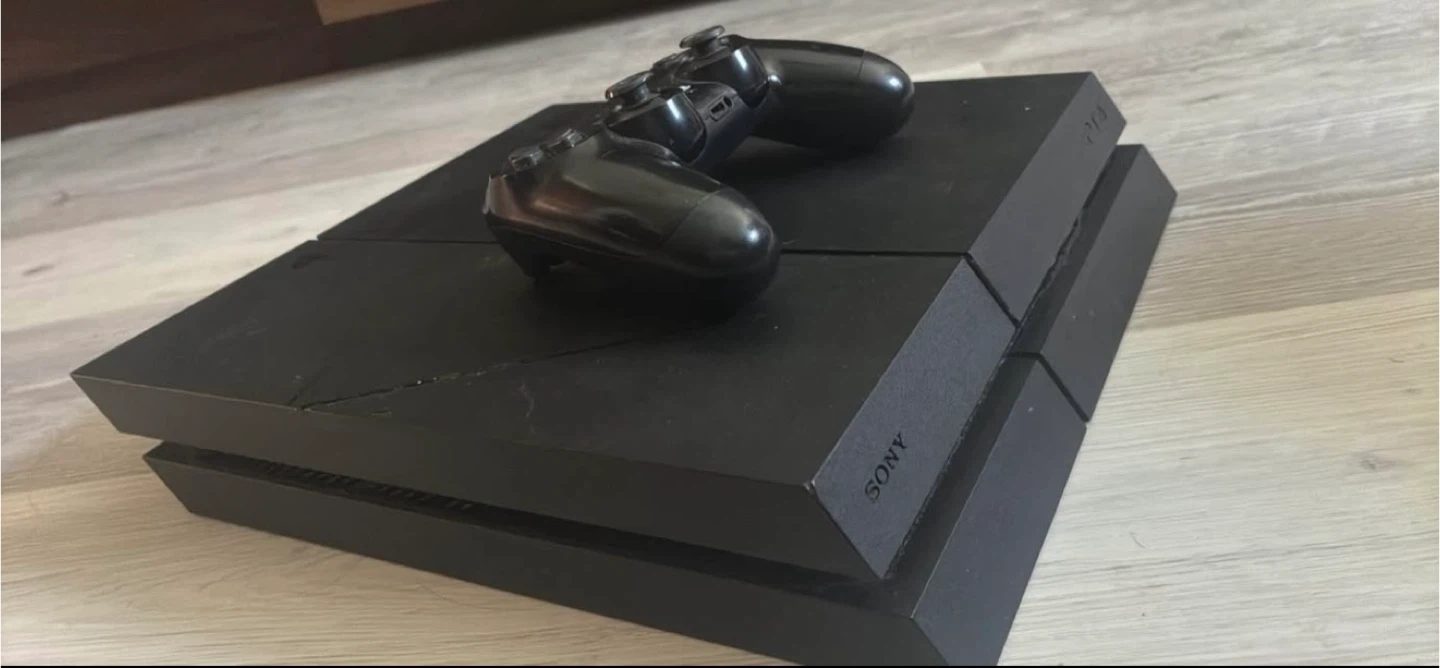 Sony PlayStation 4 PS4 Black Console with Controller